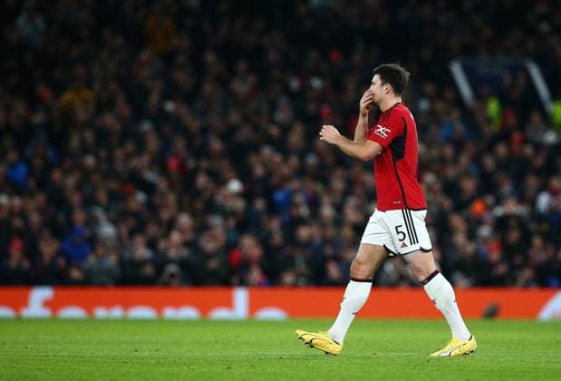 Harry Maguire of Manchester United, ManU shows his frustrations as he walks off the field to be subbed off due to an injury picked up early in the first half Manchester United v Bayern Munich, UEFA Champions League, Group A, Football, Old Trafford, Manchester, UK - 12 Dec 2023 EDITORIAL USE ONLY No use with unauthorised audio, video, data, fixture lists, club league logos or live services. Online in-match use limited to 120 images, no video emulation. No use in betting, games or single club league player publications. Copyright: xMattxWest Shutterstockx 14254194al