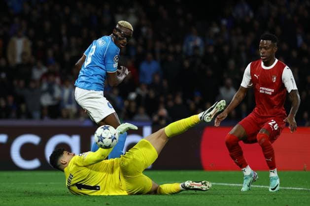 Sport Bilder des Tages Foto Alessandro Garofalo LaPresse 12 dicembre 2023 Napoli, Italia calcio Napoli vs Braga Champions League 2023 2024 - stadio Diego Armando Maradona Nella foto: Victor Osimhen (SSC Napoli); gol 2-0 December 12, 2023 Naples, Italy sport soccer Napoli vs Braga - Champions League 2023 2024 - Diego Armando Maradona stadium. In the pic: Victor Osimhen (SSC Napoli); goal 2-0  Copyright: xAlessandroxGarofalo LaPressex