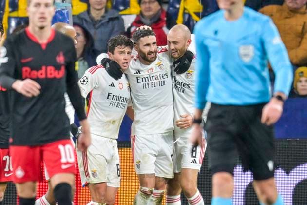SOCCER - UEFA CL, RBS vs Benfica SALZBURG,AUSTRIA,12.DEC.23 - SOCCER - UEFA Champions League, group stage, Red Bull Salzburg vs SL Benfica. Image shows the rejoicing of Benfica.  GEPAxpictures xChristianxMoser