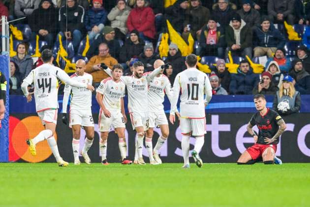 SOCCER - UEFA CL, RBS vs Benfica SALZBURG,AUSTRIA,12.DEC.23 - SOCCER - UEFA Champions League, group stage, Red Bull Salzburg vs SL Benfica. Image shows the rejoicing of Benfica.  GEPAxpictures xChristianxMoser