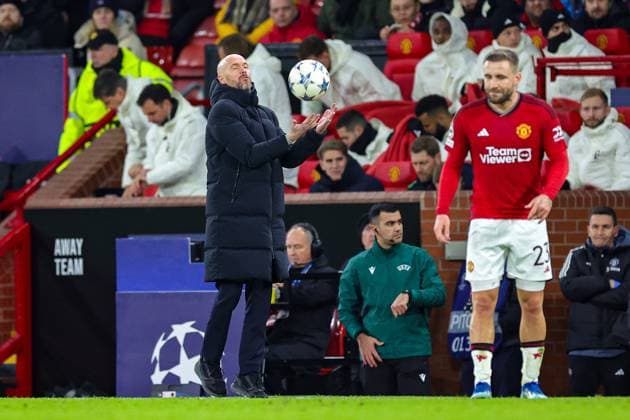Manchester United, ManU v Bayern Munich Champions League 12 12 2023. Erik ten Hag Manager of Manchester United catches the ball during the Champions League match between Manchester United and Bayern Munich at Old Trafford, Manchester, England on 12 December 2023. Editorial use only , Copyright: xNigelxKeenex PSI-18580-0038