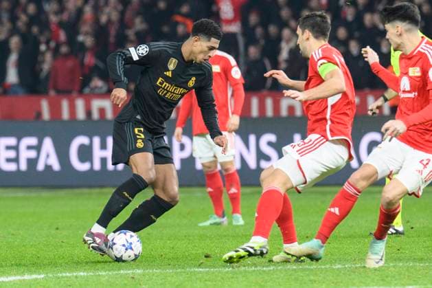 v l Jude Bellingham Real Madrid, 05 , Rani Khedira 1 FC Union Berlin, 8 , duel, action, fight, GER, 1 FC Union Berlin vs Real Madrid, UEFA Champions League, 6 group match, season 2023 2024, 12 12 2023, DFL REGULATIONS PROHIBIT ANY USE OF PHOTOGRAPHS AS IMAGE SEQUENCES AND OR QUASI VIDEO, GER, Berlin, 1 FC Union Berlin vs 1 FC Union Berlin vs Real Madrid, UEFA Champions League, 6 group match, 2023 2024 season, 12 12 2023, xukhx, Copyright: xUwexKoch Eibner-Pressefotox EP_UKH