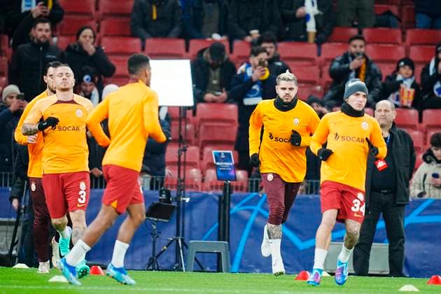 Mauro Icardi second from right Lucas Torreira 34 Angelino 3 Galatasaray players warm up prior to the Champions League FC Copenhagen Galatasaray SK in the Park on Tuesday 12 December 2023 Photo Liselotte Sabroe Scanpix 2023 , Copenhagen Denmark  Copyright: LiselottexSabroex COP14438 spdk20231212-202527-L