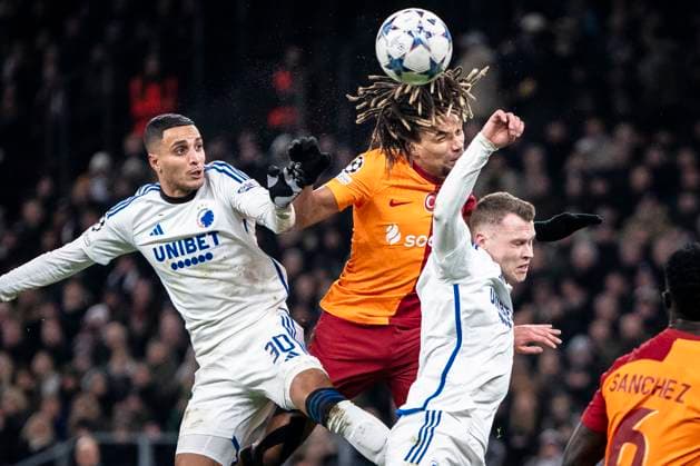 Galatasaray s Sacha Boey in battle with FC Copenhagen s Elias Achouri and FC Copenhagen s Viktor Claesson during the Champions League match between FC Copenhagen and Galatasaray SK in the sixth round of play in Group A in Parken, Copenhagen, Tuesday, December 12, 2023 Photo Mads Claus Rasmussen Ritzau Scanpix , Denmark  Copyright: RitzauxScanpix MadsxClausxRasmussenx COP14438 spdk20231212-220151-L