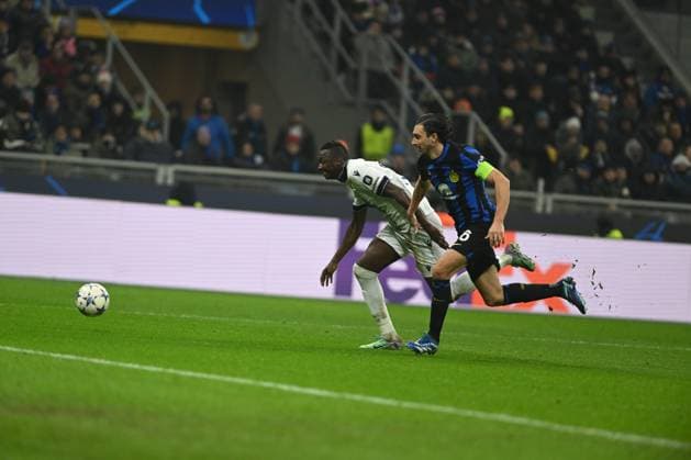 Umar Sadiq of Real Sociedad during the UEFA Champions League match between Inter FC Internazionale and Real Sociedad, on December 12, 2023, at Giuseppe Meazza San Siro Siro stadium in Milan, Italy. Photo Tiziano Ballabio  Copyright: xTizianoxBallabio IPAxSportx xipax xx IPA_42177229 IPA_Agency_IPA42177229