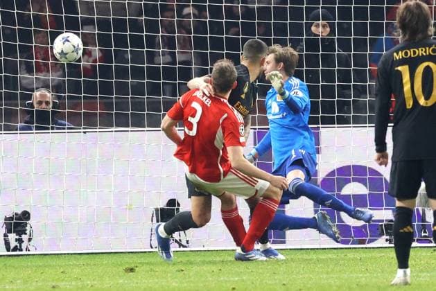 DEU, Champions League, 1 FC Union vs Real Madrid, 12 12 2023, Berliner Olympiastadion, Berlin, DEU, Champions League, 1 FC Union vs Real Madrid, im Bild 1 1 durch Joselu Real Madrid 14 , Frederik Roennow 1 FC Union Berlin 1 , Paul Jaeckel 1 FC Union Berlin 3 DFL regulations prohibit any use of Photographs as image sequences and or quasi video Foto Juergen Engler nordphoto GmbH nordphotoxGmbHx xEngler nph00076