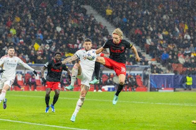 SOCCER - UEFA CL, RBS vs Benfica SALZBURG,AUSTRIA,12.DEC.23 - SOCCER - UEFA Champions League, group stage, Red Bull Salzburg vs SL Benfica. Image shows Nicolas Otamendi (Benfica) and Mads Bidstrup (RBS).  GEPAxpictures xGintarexKarpaviciute