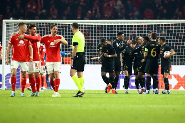 12 12 2023, xtgx, Football UEFA Champions League, Union Berlin Real Madrid emspor, v l Unioner with Rani Khedira 1 FC Union Berlin complain to referee Referee Obrenovic, Rade Slovenia DFL DFB REGULATIONS PROHIBIT ANY USE OF PHOTOGRAPHS as IMAGE SEQUENCES and or QUASI VIDEO Berlin