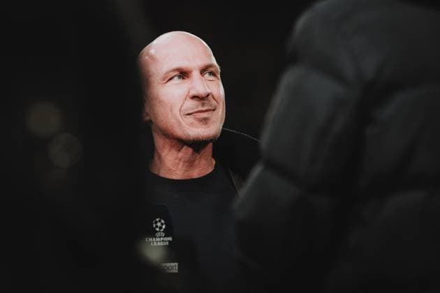 UEFA Champions League Group D: FC Salzburg - SL Benfica Lisbon SALZBURG, AUSTRIA - DECEMBER 12: Headcoach Gerhard Struber of FC Salzburg is pictured prior to the UEFA Champions League Group D match FC Salzburg vs. SL Benfica Lisbon on December 12, 2023 in Salzburg, Austria. Copyright: xAndreasxSchaadx-xFCxRedxBullxSalzburgx _KU21845LR