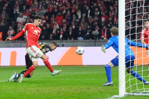 v l Diogo Leite 1 FC Union Berlin, 4 , Joselu Real Madrid, 14 , Goalscorer for 1 2, Frederik Roennow 1 FC Union Berlin, 1 , GER, 1 FC Union Berlin vs Real Madrid, UEFA Champions League, 6 group match, 2023 2024 season, 12 12 2023, DFL REGULATIONS PROHIBIT ANY USE OF PHOTOGRAPHS AS IMAGE SEQUENCES AND OR QUASI VIDEO, GER, Berlin, 1 FC Union Berlin vs 1 FC Union Berlin vs Real Madrid, UEFA Champions League, 6 group match, 2023 2024 season, 12 12 2023, xukhx, Copyright: xUwexKoch Eibner-Pressefotox EP_UKH