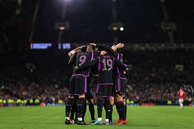 Fußball UEFA Champions League Gruppe A Manchester United gegen Bayern München 12. Dezember 2023 UEFA Champions League Gruppe A Manchester United gegen Bayern München Bayern München feiert sein erstes Tor Foto Simon Stacpoole Abseits Manchester UK  Copyright: xSimonxStacpoolexOffside
