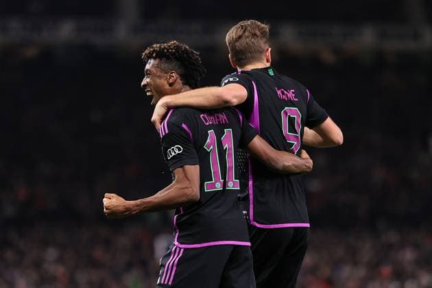 Fußball UEFA Champions League Gruppe A Manchester United gegen Bayern München 12. Dezember 2023 UEFA Champions League Gruppe A Manchester United gegen Bayern München Kingsley Coman von Bayern München feiert seinen ersten Treffer Foto Simon Stacpoole Abseits Manchester UK  Copyright: xSimonxStacpoolexOffside