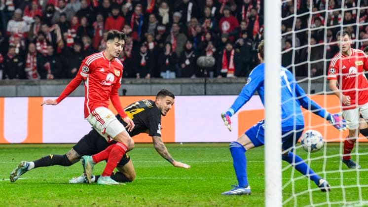 v l Diogo Leite 1 FC Union Berlin, 4 , Joselu Real Madrid, 14 , Goalscorer for 1 2, Frederik Roennow 1 FC Union Berlin, 1 , GER, 1 FC Union Berlin vs Real Madrid, UEFA Champions League, 6 group match, 2023 2024 season, 12 12 2023, DFL REGULATIONS PROHIBIT ANY USE OF PHOTOGRAPHS AS IMAGE SEQUENCES AND OR QUASI VIDEO, GER, Berlin, 1 FC Union Berlin vs 1 FC Union Berlin vs Real Madrid, UEFA Champions League, 6 group match, 2023 2024 season, 12 12 2023, xukhx, Copyright: xUwexKoch Eibner-Pressefotox EP_UKH