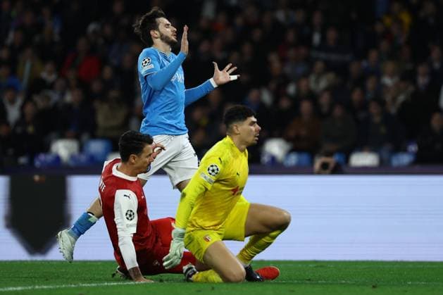 Foto Alessandro Garofalo LaPresse 12 dicembre 2023 Napoli, Italia calcio Napoli vs Braga Champions League 2023 2024 - stadio Diego Armando Maradona Nella foto: Khvicha Kvaratskhelia (SSC Napoli); December 12, 2023 Naples, Italy sport soccer Napoli vs Braga - Champions League 2023 2024 - Diego Armando Maradona stadium. In the pic: Khvicha Kvaratskhelia (SSC Napoli);  Copyright: xAlessandroxGarofalo LaPressex
