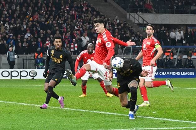 Football, Men, Season 2023 2024, UEFA Champions League Group C, Matchday 6 , 1 FC Union Berlin Real Madrid, v l Diogo Leite 1 FC Union Berlin and Joselu Real Madrid scores the goal to 1 2 , 12 12 2023, Copyright: xMatthiasxKochx