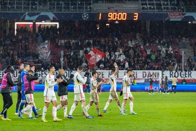 SOCCER - UEFA CL, RBS vs Benfica SALZBURG,AUSTRIA,12.DEC.23 - SOCCER - UEFA Champions League, group stage, Red Bull Salzburg vs SL Benfica. Image shows the rejoicing of Benfica.  GEPAxpictures xGintarexKarpaviciute