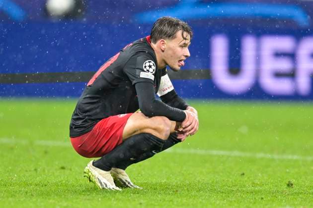 SOCCER - UEFA CL, RBS vs Benfica SALZBURG,AUSTRIA,12.DEC.23 - SOCCER - UEFA Champions League, group stage, Red Bull Salzburg vs SL Benfica. Image shows the disappointment of Amar Dedic (RBS).  GEPAxpictures xChristianxMoser