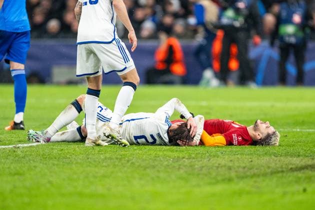FC Copenhagen v Galatasaray, UEFA Champions League, Copenhagen, Denmark Copenhagen, Denmark. 12th, December 2023. Mauro Icardi (9) of Galatasaray and Peter Ankersen (22) of FC Copenhagen seen during the UEFA Champions League match between FC Copenhagen and Galatasaray at Parken in Copenhagen. Copenhagen Denmark  Copyright: xGonzalesxPhoto FrederikkexJensenx