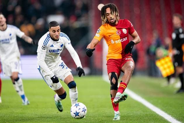 12.12.2023 KOPENHAGA ( COPENHAGEN - DENMARK ) PILKA NOZNA ( FOOTBALL ) UEFA LIGA MISTRZOW SEZON 2023 2024 ( UEFA CHAMPIONS LEAGUE 2023 2024 ) MECZ FC KOPENHAGA - GALATASARAY ( GAME ) NZ Elias Achouri Sacha Boey FOTO MATEUSZ SLODKOWSKI CYFRASPORT NEWSPIX.PL --- Newspix.pl  20231212_CS_MS_014