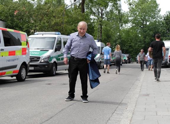 Munich, Germany 27 May 2018 Football, Men, Relegation second leg, Promotion to 3 Liga, Season 2017 2018,Regionalliga Bayern, TSV 1860 München 1 FC Saarbrücken, Grünwalder Stadion Karsten Wettberg, former coach at TSV 1860 München