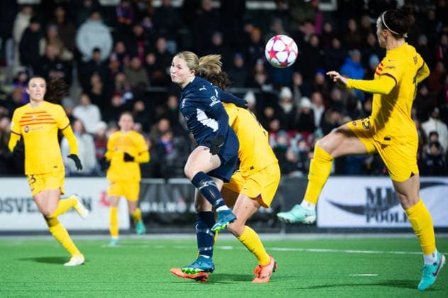 231213 Hanna Andersson of FC Rosengard during the UEFA Women s Champions League football match between FC Rosengard and Barcelona on December 13, 2023 in Malmö Photo Christian Örnberg BILDBYRAN COP 166 CO0357 fotboll football soccer fotball champions league fc rosengard barcelona dam bbeng  Copyright: CHRISTIANxÖRNBERG BB231213CO006