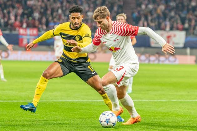 Leipzig, Germany 13 December 2023 Champions League 2023 2024 RB Leipzig vs Young Boys Bern Pictured from left in a duel Saidy Janko Bern and Christopher Lenz Leipzig Copyright: xFotostandx xNachtigallx