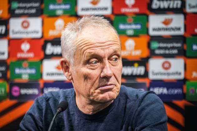 Press conference SC Freiburg at West Ham United Press conference of SC Freiburg with coach Christian Streich and Freiburgs Michael Gregoritsch before the Europa League match against West Ham United at the Olympia Stadium London