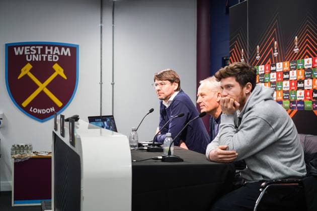 Press conference SC Freiburg at West Ham United Press conference of SC Freiburg with coach Christian Streich and Freiburgs Michael Gregoritsch before the Europa League match against West Ham United at the Olympia Stadium London With press spokesman Sascha Glunk