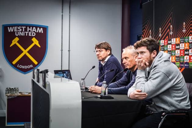 Press conference SC Freiburg at West Ham United Press conference of SC Freiburg with coach Christian Streich and Freiburgs Michael Gregoritsch before the Europa League match against West Ham United at the Olympia Stadium London Pictured