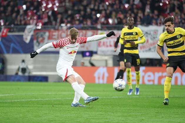 13 12 2023, xtgx, Football UEFA Champions League, RB Leipzig Young Boys Bern emspor, v l Timo Werner Leipzig, 11 shoots the ball on goal, shot on goal, shot DFL DFB REGULATIONS PROHIBIT ANY USE OF PHOTOGRAPHS as IMAGE SEQUENCES and or QUASI VIDEO Leipzig