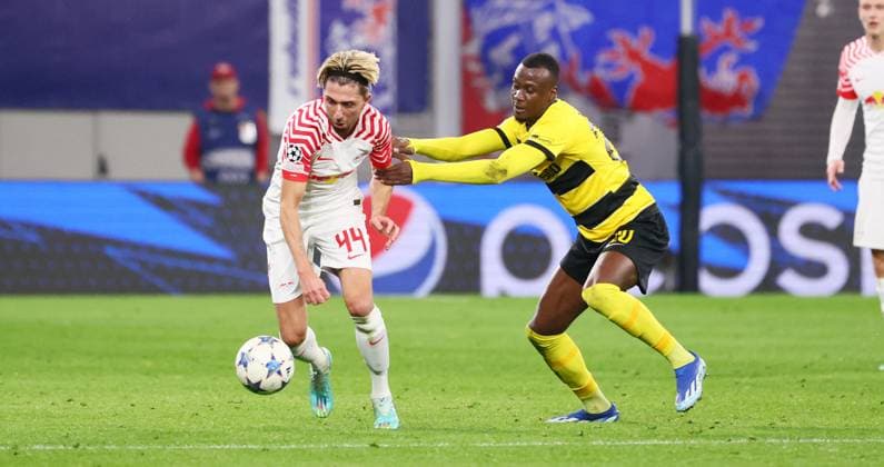 RB Leipzig Young Boys Bern Champions League Leipzig, 13 12 2023, Red Bull Arena, Football , UEFA Champions League, Group G , Matchday 6, RB Leipzig vs Young Boys Bern , Pictured from left Kevin Kampl 44, RB Leipzig , Cheikh Niasse 20, Bern , Photo for editorial use only , UEFA regulations prohibit any use of photographs as image sequences and or quasi video ,