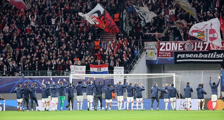RB Leipzig Young Boys Bern Champions League Leipzig, 13 12 2023, Red Bull Arena, Champions League, Group G, Matchday 6 , RB LEIPZIG vs YOUNG BOYS BERN 2 1 , In the picture RB Leipzig team and fans, final cheer , Picture Point