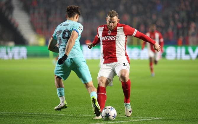 Football, CL, Royal Antwerp - FC Barcelona