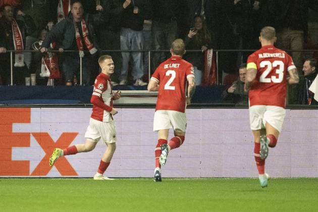 231213 R Antwerp FC vs FC Barcelona, Barca Arthur Vermeeren of Antwerp celebrates after scoring the 1-0 goal during a football game between Royal Antwerp FC and FC Barcelona on day 6 in Group H of the UEFA Champions League season 2023-2024 competition on December 13, 2023 in Antwerp, Belgium. (Photo by Maarten Straetemans Isosport) ANTWERP BELGIUM  Copyright: xx 423959