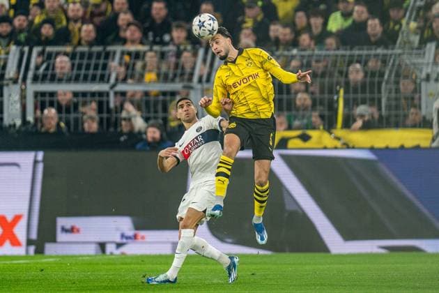 Ramy Bensebaini Borussia Dortmund, 5 Achraf Hakimi Paris Saint Germain, 2 Borussia Dortmund vs Paris Saint Germain, Football, UEFA Champions League, Matchday 6, 13 12 2023 DFL REGULATIONS PROHIBIT ANY OUSE OF PHOTOGRAPHS AS IMAGE SEQUENCES AND OR QUASI VIDEO Borussia Dortmund vs Paris Saint Germain, Football, UEFA Champions League, Matchday 6, 13 12 2023 Dortmund Copyright: xEibner-Pressefoto BahhoxKarax EP_BVB