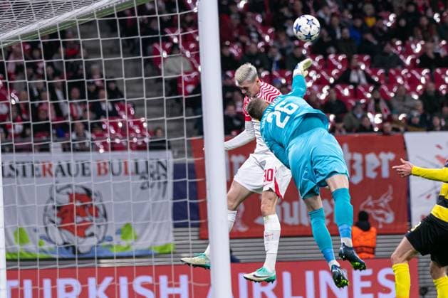 LIPSK 13.12.2023 MECZ FAZA GRUPOWA UEFA LIGA MISTRZOW GRUPA G 2023 2024 - RB LIPSK - YOUNG BOYS BERNO GROUP STAGE UEFA CHAMPIONS LEAGUE MATCH GROUP H 2023 2024: RB LEIPZIG - YOUNG BOYS BERN nz DAVID VON BALLMOOS BENJAMIN SESKO Fot. Ernest Kolodziej 400mm.pl NEWSPIX.PL --- Newspix.pl POLAND OUT!  20231213_KOL9286