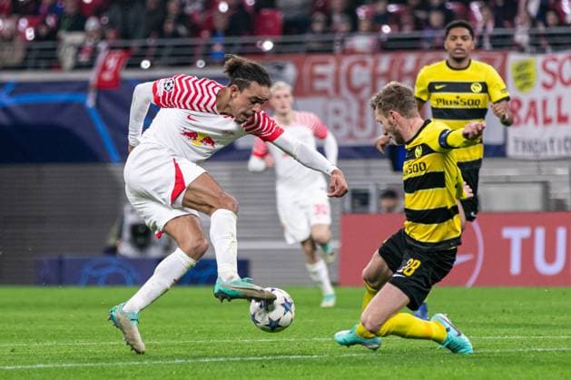 LIPSK 13.12.2023 MECZ FAZA GRUPOWA UEFA LIGA MISTRZOW GRUPA G 2023 2024 - RB LIPSK - YOUNG BOYS BERNO GROUP STAGE UEFA CHAMPIONS LEAGUE MATCH GROUP H 2023 2024: RB LEIPZIG - YOUNG BOYS BERN nz YUSSUF POULSEN FABIAN LUSTENBERGER Fot. Ernest Kolodziej 400mm.pl NEWSPIX.PL --- Newspix.pl POLAND OUT!  20231213_KOL9327