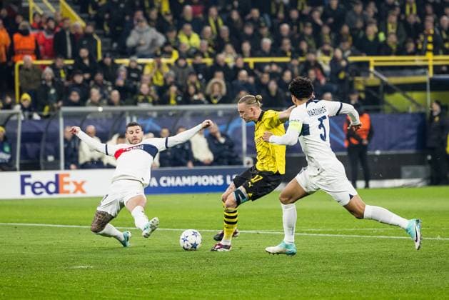 UEFA Champions League Borussia Dortmund FC Paris Saint Germain 13 12 2023 duel Lucas Hernandez FC Paris Saint Germain, 21 , Marius Wolf Borussia Dortmund, 17 , Marquinhos FC Paris Saint Germain, 5 UEFA Champions League matchday 6 Borussia Dortmund FC Paris Saint Germain, Dortmund, SIGNAL IDUNA PARK on 13 12 2023 DFL REGULATIONS PROHIBIT ANY USE OF PHOTOGRAPHS AS IMAGE SEQUENCES AND OR QUASI VIDEO Copyright: xBEAUTIFULxSPORTS Wunderlx