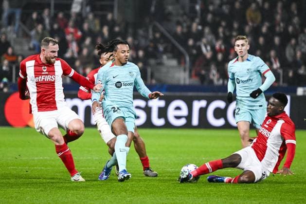 Antwerp s Vincent Janssen, Antwerp s Chidera Ejuke, Barcelona s Jules Kounde and Antwerp s Mandela Keita pictured in action during a game between Belgian soccer team Royal Antwerp FC and Spanish club FC Barcelona, Barca in Antwerp, on Wednesday 13 December 2023, day six of the Champions League group stage, in group H. TOM GOYVAERTS TomxGoyvaerts  x82274767x