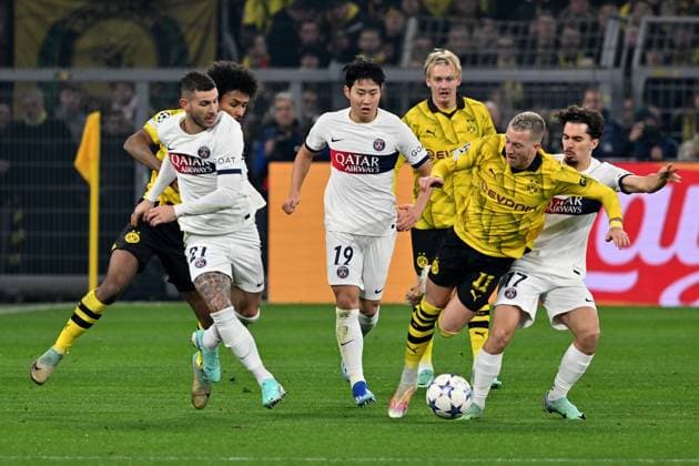 13 12 2023, xsltx, Football UEFA Champions League, Borussia Dortmund Paris St Germain PSG emspor, v l Lucas Hernandez FC Paris Saint Germain Kang in Lee FC Paris Saint Germain Marco Reus Borussia Dortmund Vitinha FC Paris Saint Germain Zweikampf, Aktion, action, battle for the ball DFL DFB REGULATIONS PROHIBIT ANY USE OF PHOTOGRAPHS as IMAGE SEQUENCES and or QUASI VIDEO Dortmund