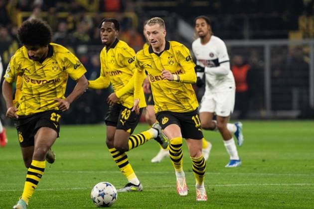 GER, Champions League, Borussia Dortmund vs Paris Saint Germain 13 12 2023, Signal Iduna Park, Dortmund, GER, Champions League, Borussia Dortmund vs Paris Saint Germain In the picture Marco Reus BV Borussia Dortmund, 11 single action whole body whole body ball on foot nordphotoxGmbHxx xChristianxSchulze nph000300