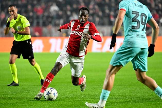 Royal Antwerp FC v FC Barcelona, Barca - UEFA Champions League DEURNE, BELGIUM - DECEMBER 13 : Abdullahi Alhassan Yusuf midfielder of Antwerp FC during the UEFA Champions League group H match between Royal Antwerp FC and FC Barcelona on December 13, 2023 in Deurne, Belgium, 13 12 2023 Deurne Belgium  Copyright: xVincentxKalutx
