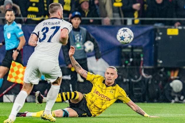 Marius Wolf Borussia Dortmund, 17 Milan Skriniar Paris Saint Germain, 37 Borussia Dortmund vs Paris Saint Germain, Football, UEFA Champions League, Matchday 6, 13 12 2023 DFL REGULATIONS PROHIBIT ANY OUSE OF PHOTOGRAPHS AS IMAGE SEQUENCES AND OR QUASI VIDEO Borussia Dortmund vs Paris Saint Germain, Football, UEFA Champions League, Matchday 6, 13 12 2023 Dortmund Copyright: xEibner-Pressefoto BahhoxKarax EP_BVB