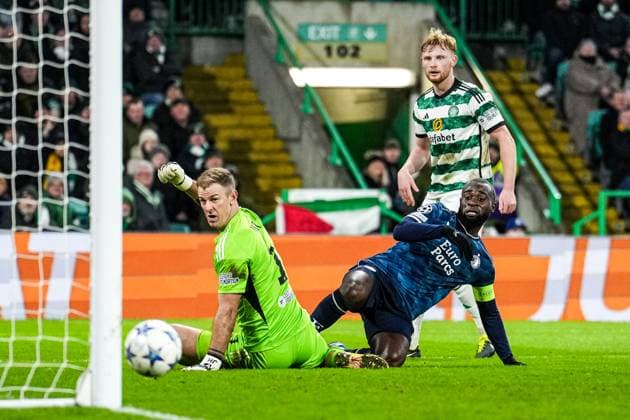 UEFA Champions League: Celtic v Feyenoord Glasgow - Celtic goalkeeper Joe Hart, Lutsharel Geertruida of Feyenoord, Liam Scales of Celtic during the 6th leg of the UEFA Champions League group stage between Celtic v Feyenoord at Celtic Park on 13 December 2023 in Glasgow, Scotland. Copyright: xTomxBodex