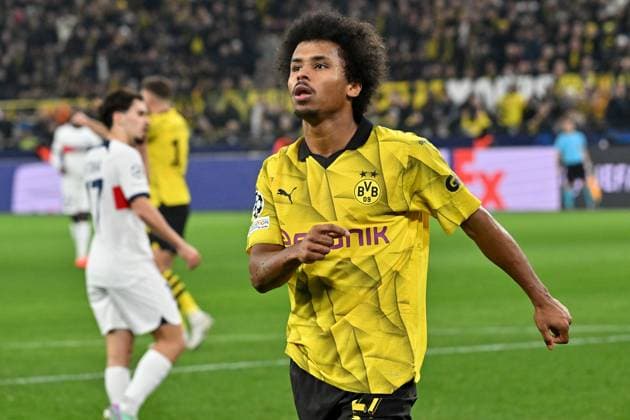 13 12 2023, xsltx, Football UEFA Champions League, Borussia Dortmund Paris St Germain PSG emspor, v l Karim Adeyemi Borussia Dortmund DFL DFB REGULATIONS PROHIBIT ANY USE OF PHOTOGRAPHS as IMAGE SEQUENCES and or QUASI VIDEO Dortmund