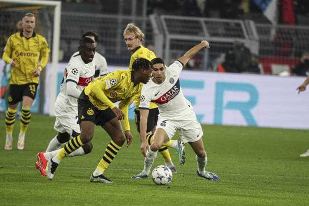 Achraf HAKIMI 2 (PSG) during the UEFA Champions League match between Dortmund and PSG at Signal Iduna Park ,on December 13, 2023 in Dortmund, Germany FOOTBALL : 2023 Borussia Dortmund vs Paris Saint Germain - Ligue des Champions - 13 12 2023 -Signal Iduna Park Dortmund - ElyxandroCegarra Panoramic 