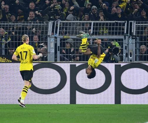 13 12 2023, Dortmund, Germany, Signal Iduna Park, Borussia Dortmund vs Paris Saint Germain UEFA Champions League 2023 2024 Group F, Karim Adeyemi Borussia Dortmund goal celebration, cheers after his goal for 1 0 Photo Ralf Treese Dortmund Signal Iduna Park North Rhine Westphalia Germany 521_BVBPSG20231213_035 Treese-521