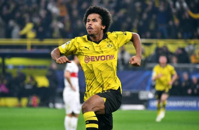 Football, Champions League, Germany, Men, Season 2023 2024, Matchday 6, Signal Iduna Park Dortmund Bor Dortmund FC Paris Saint Germain Cheers Karim Adeyemi BVB after his goal for 1 0 Cheers, Joy, Action UEFA REGULATES PROHIBIT ANY USE OF PHOTOGRAPHS AS IMAGE SEQUENCES AND OR QUASI VIDEO