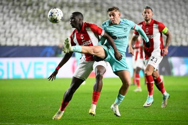 Royal Antwerp FC v FC Barcelona, Barca - UEFA Champions League DEURNE, BELGIUM - DECEMBER 13 : Coulibaly Soumaila defender of Antwerp FC, Lopez Fermin forward of FC Barcelona during the UEFA Champions League group H match between Royal Antwerp FC and FC Barcelona on December 13, 2023 in Deurne, Belgium, 13 12 2023 Deurne Belgium  Copyright: xVincentxKalutx