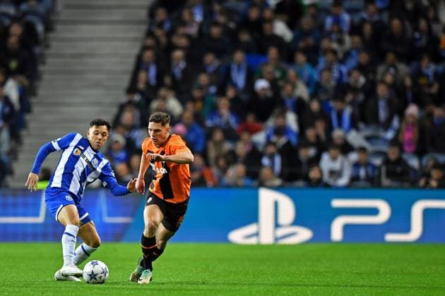 13th December 2023: EUFA Champions League football, FC Porto versus Shakhtar Donetsk: Pep& xea; of Porto challenges Heorhiy Sudakov of Shakhtar Donetsk  ActionPlus12585495 DanielxCastro